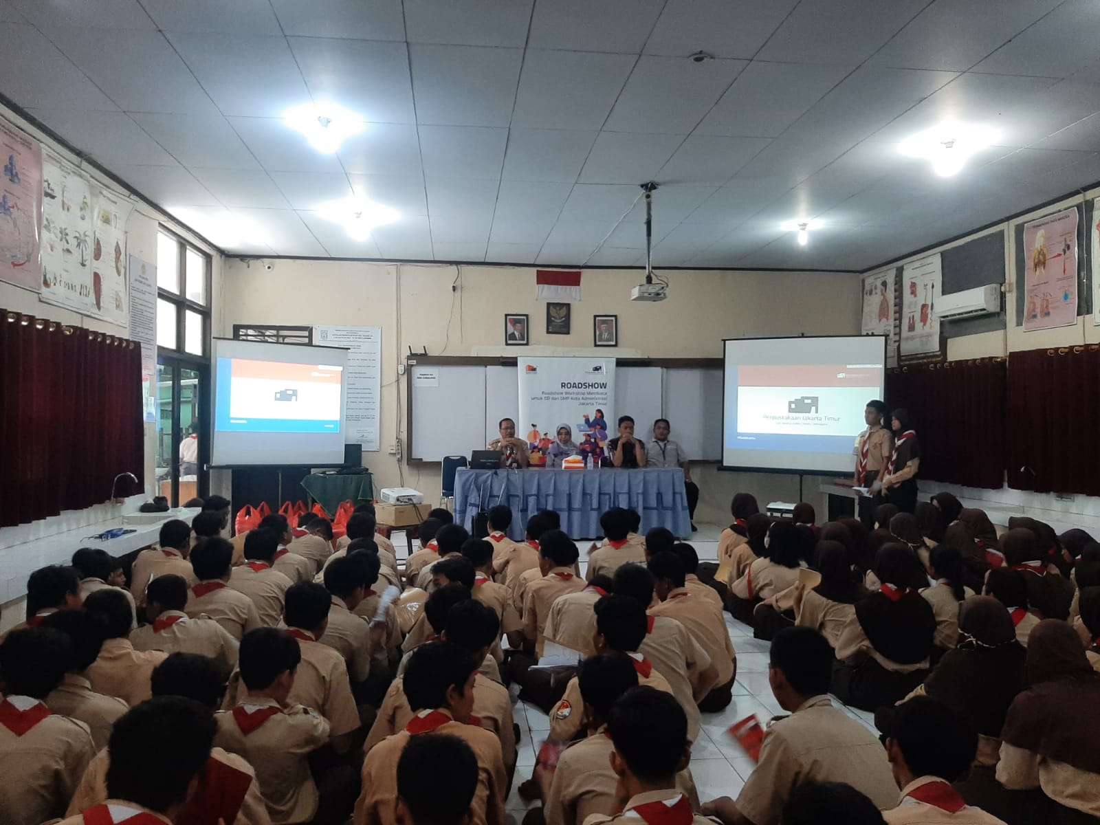 Roadshow Workshop Membaca Di SMP Negeri 210 Jakarta